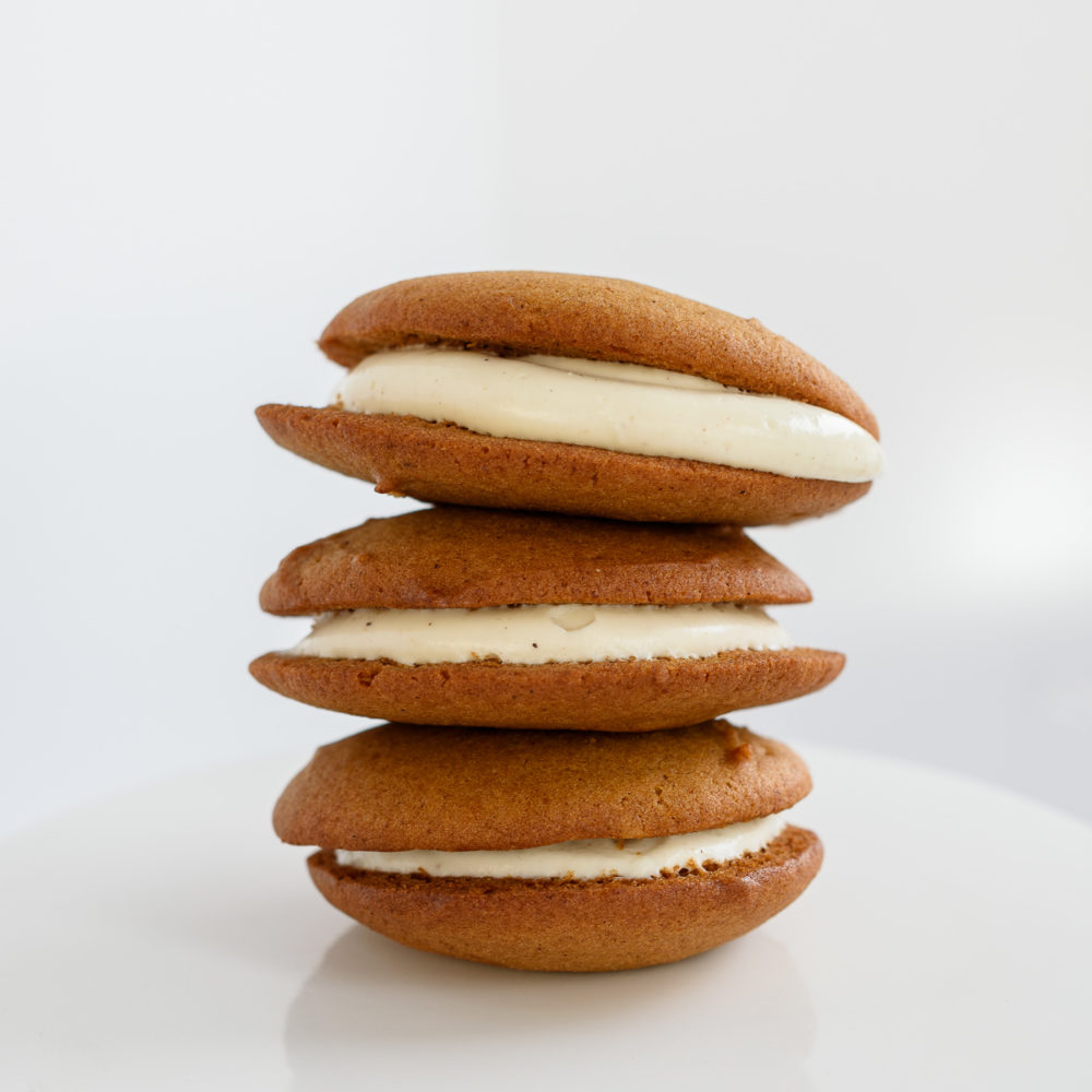 oatmeal cookie sandwiches with pumpkin